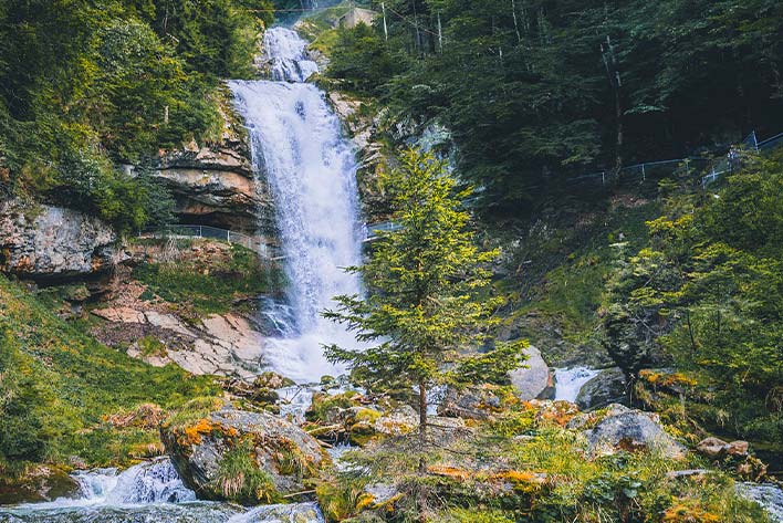 giessbach-falls-swisstours